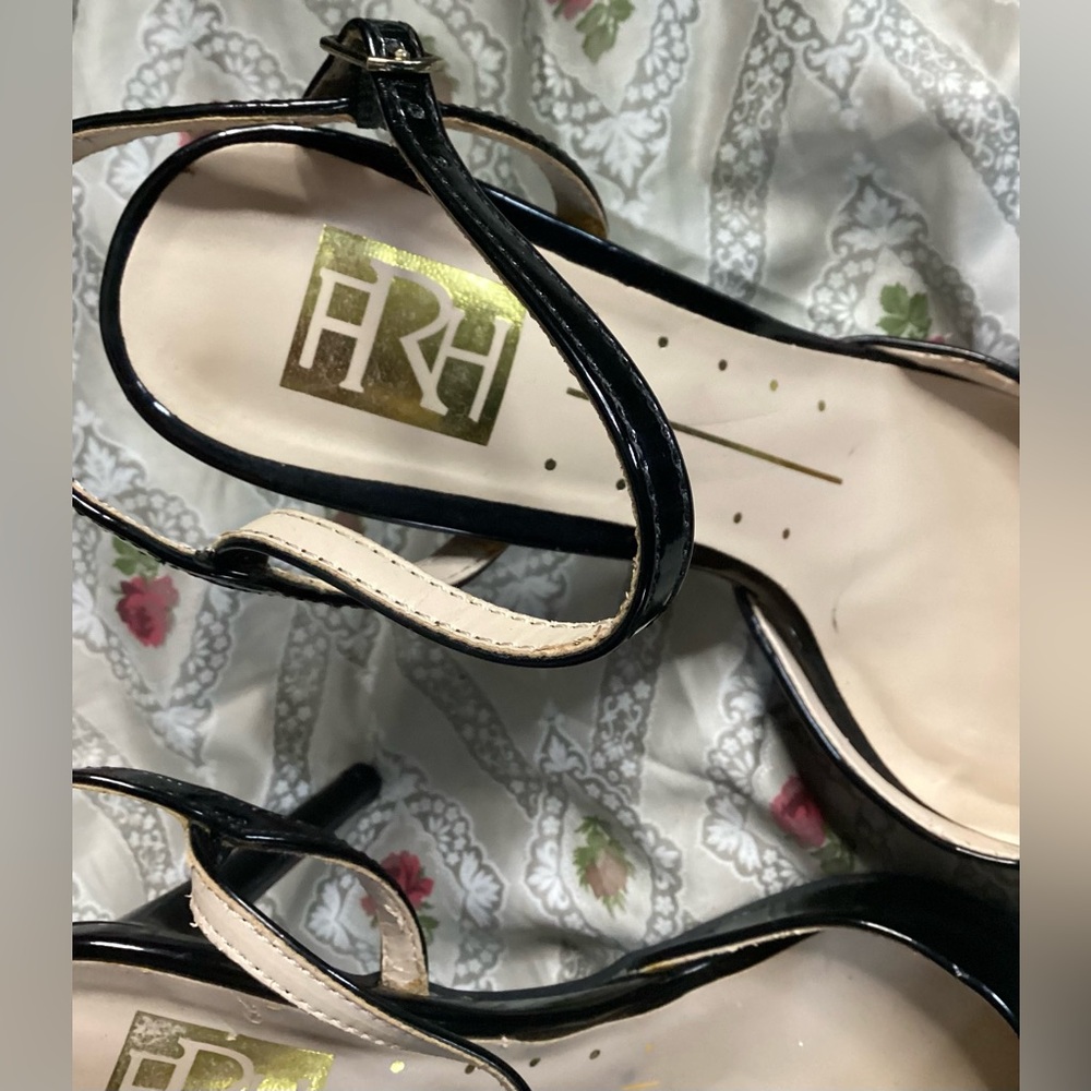FRH Glossy Black Heels 9 - Picture 9 of 9
